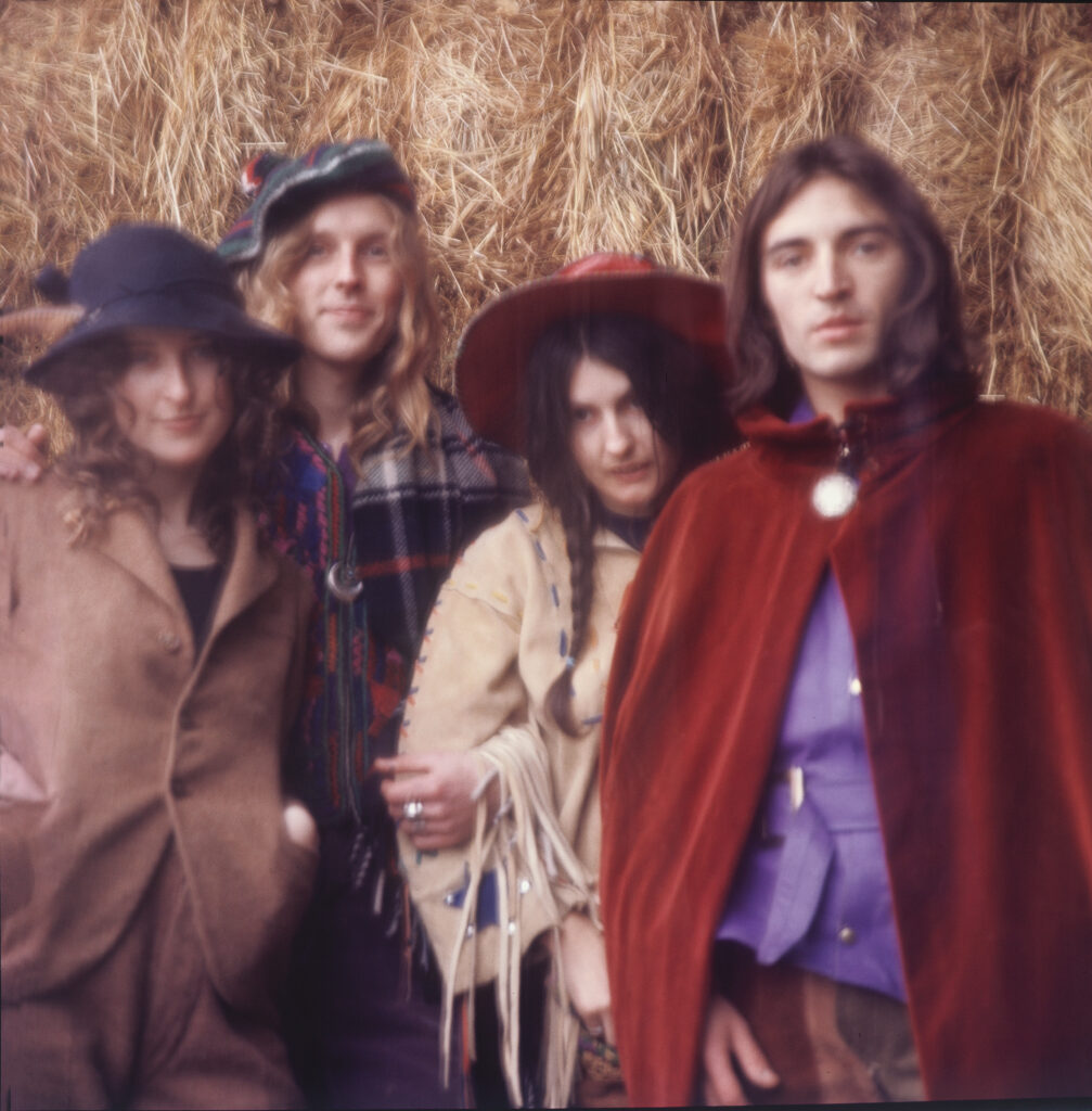 An Incredible String Band Compendium | Be Glad for the Song Has No ...